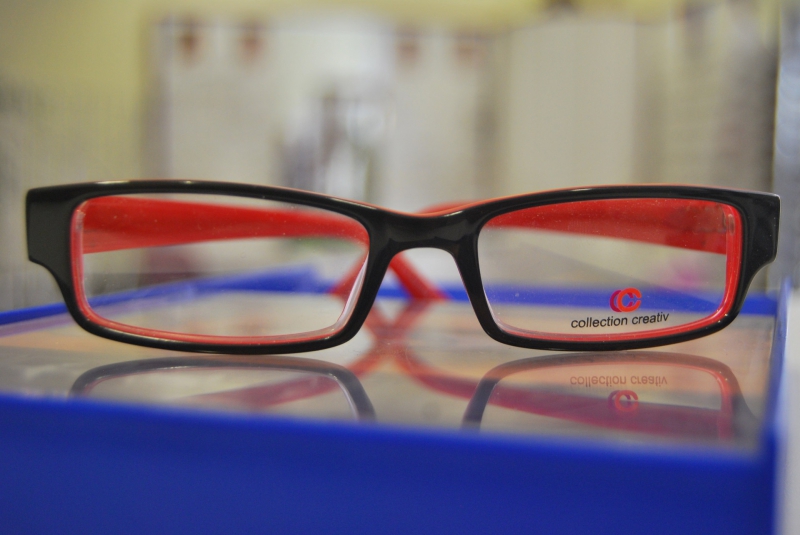 opticien-ANTIBES-min_view-sight-lens-frame-optics-spectacles-1141012-pxhere.com